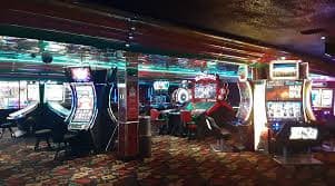 betfery Myanmar Sportsbook လောင်းကစားဂိမ်း ဘောလုံးလောင်းကြေး ကစားနေသည့် မြင်ကွင်း